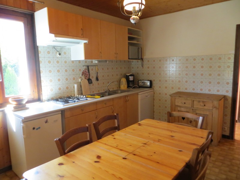 Corzolet-3-Ancolie-cuisine-location-appartement-chalet-Les-Gets