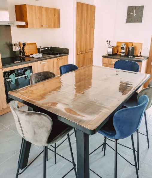 cottage-alpin-6-salle-a-manger-location-appartement-chalet-Les-Gets