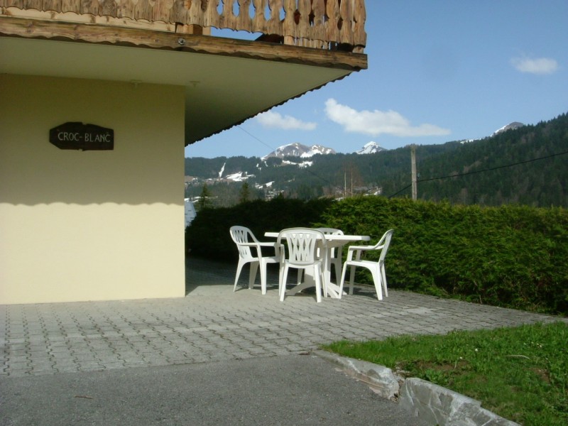 Croc-Blanc-terrasse1-location-appartement-chalet-Les-Gets