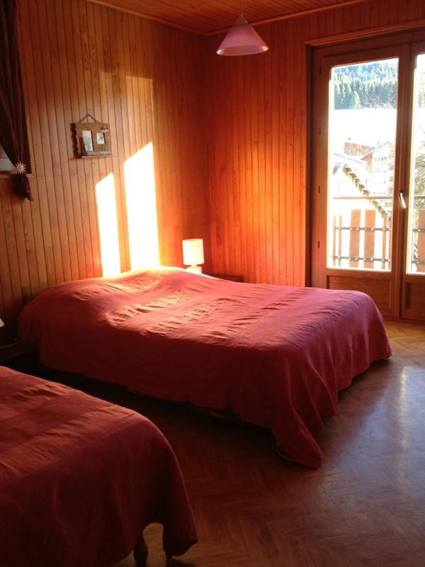 Eau-Vive-2-chambre-lits-doubles-location-appartement-chalet-Les-Gets