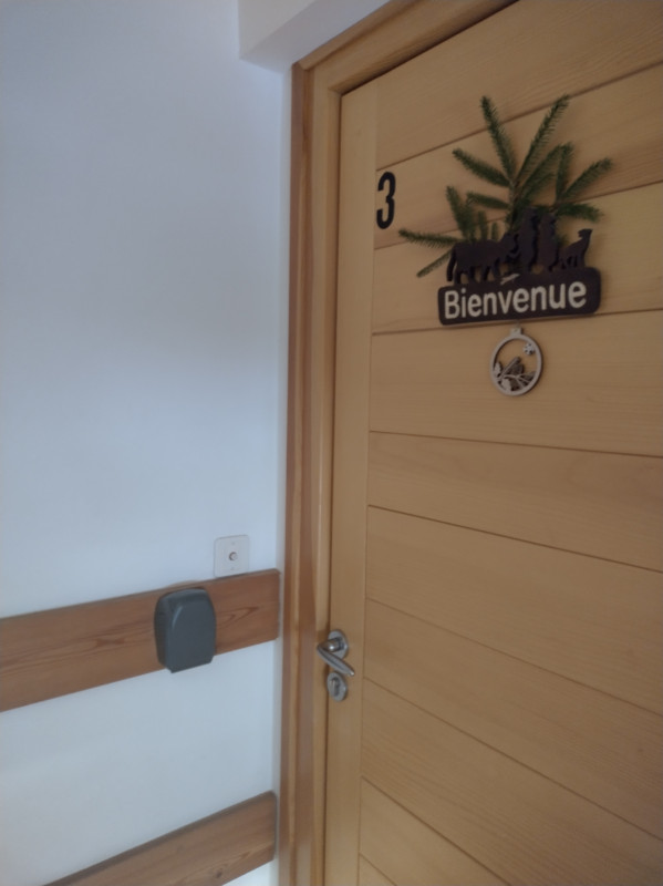 Floriere-3-entrée appartement-chalet-Les-Gets