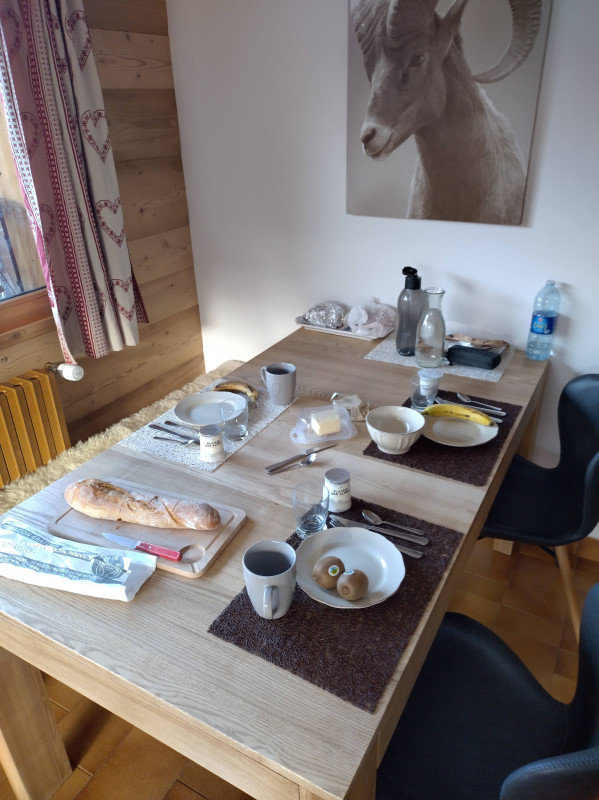 Floriere-3-salle a manger appartement-chalet-Les-Gets