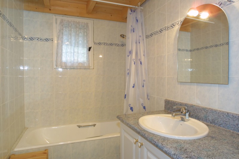 Forge-G-salle-de-bain-location-appartement-chalet-Les-Gets