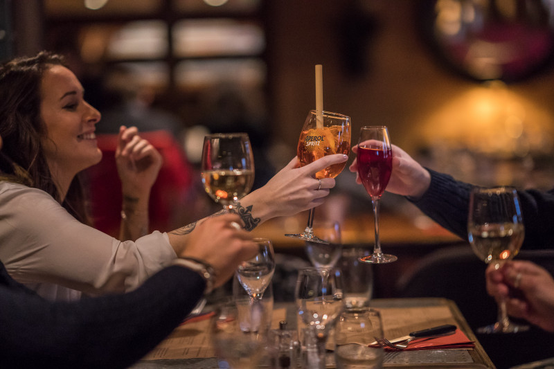 gastronomie-diner-amis-biskatcha-restaurant-keno-derleyn-les-gets
