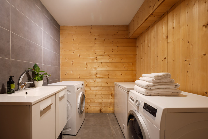 La-Rocade-1-buanderie-location-appartement-chalet-Les-Gets