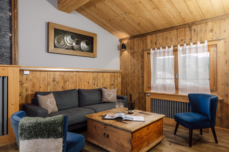 La-Rocade-2-salon-location-appartement-chalet-Les-Gets