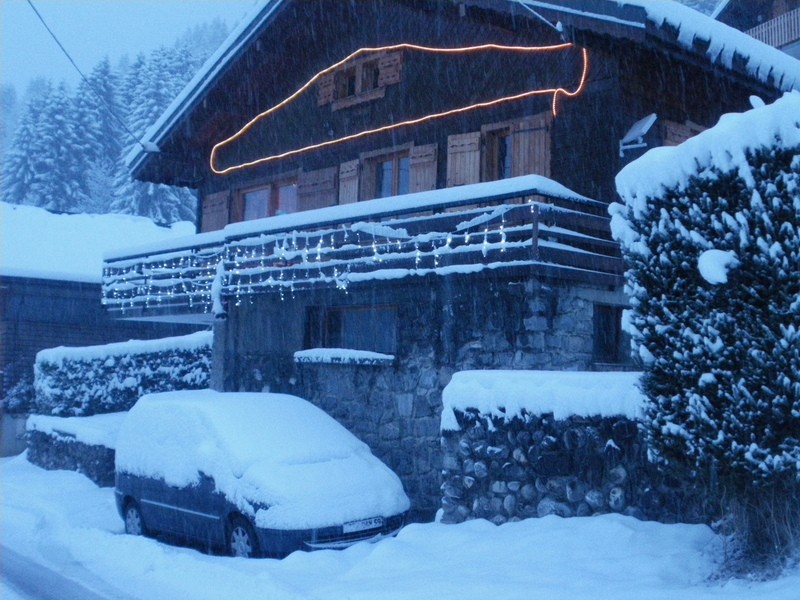 Lou-Paradou-exterieur-neige-hiver-location-appartement-chalet-Les-Gets