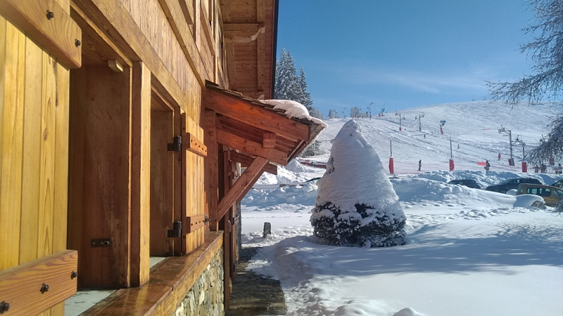 Loupennot-exterieur-hiver-location-appartement-chalet-Les-Gets