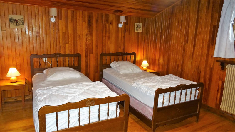 Lumina-chambre-lits-simple-location-appartement-chalet-Les-Gets
