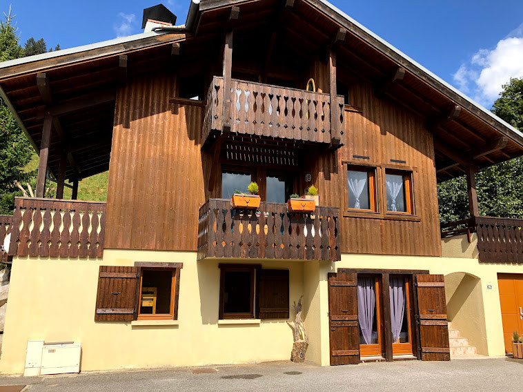 Manolou-extérieur-ete-vue-location-appartement-chalet-Les-Gets