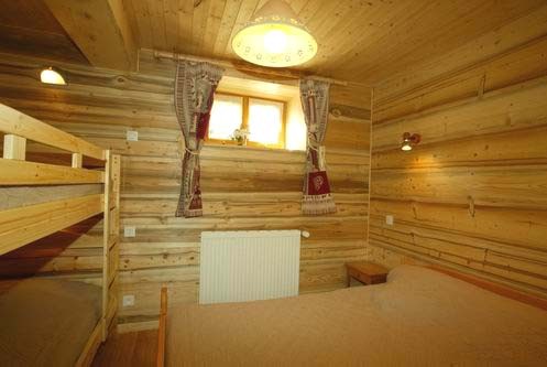 Metrallins-Perce-Neige-chambre2-location-appartement-chalet-Les-Gets