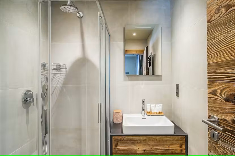 moulin-1-salle-de-bain-douche-wc-location-chalet-appartement-les-gets-14327539-14355287