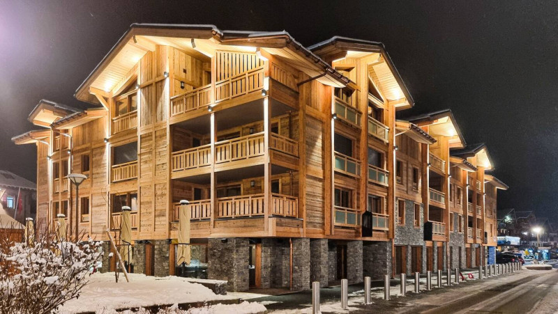 Nagano-207-vue-exterieur-nuit-location-appartement-chalet-Les-Gets