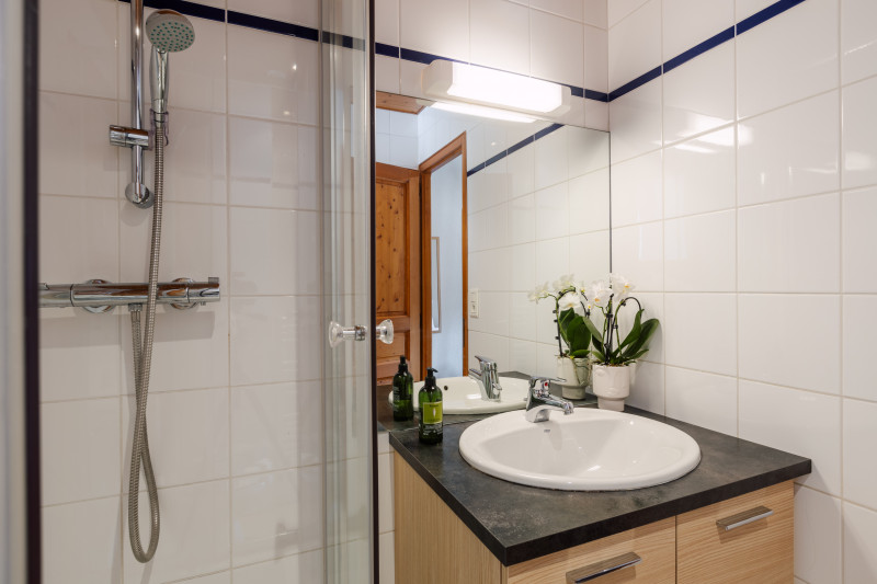 negritelles1-salle-de-bain-appartement-chalet-les-gets