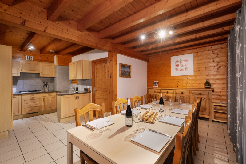 negritelles2-salle-a-manger-appartement-chalet-les-gets
