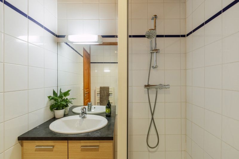 negritelles2-salle-de-bain-appartement-chalet-les-gets