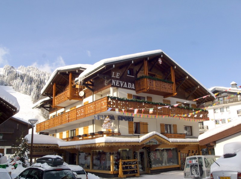 Nevada-1-exterieur-hiver-location-appartement-chalet-Les-Gets