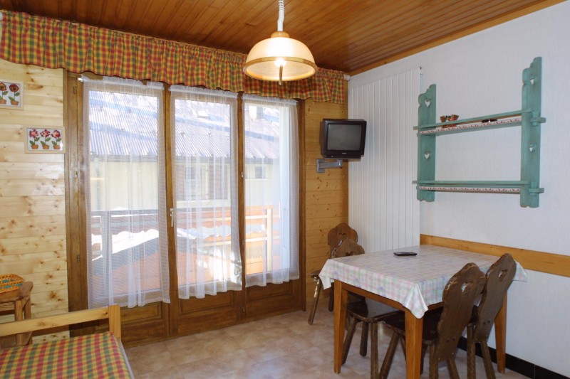 Nevada-1-salon-location-appartement-chalet-Les-Gets