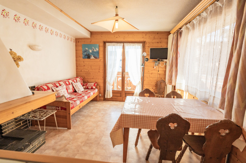 Nevada-4-salon-salle-a-manger-location-appartement-chalet-Les-Gets