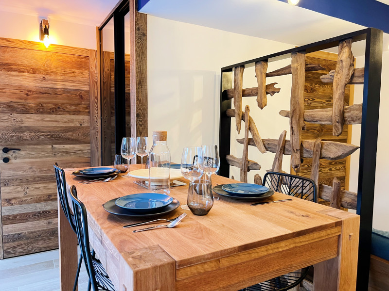 Pearl-001-salle-a-manger-location-appartement-chalet-Les-Gets