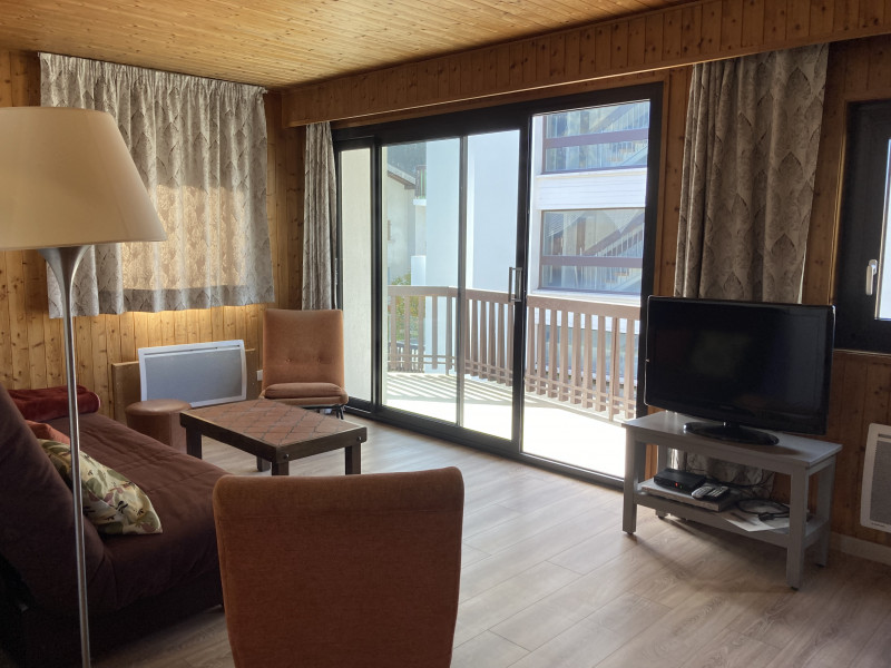 Pied-de-l-adroit-A-salon-location-appartement-chalet-Les-Gets