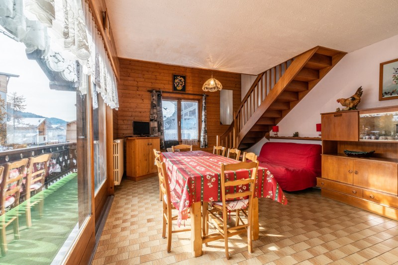 Pressenage-Geai-sejour3-location-appartement-chalet-Les-Gets