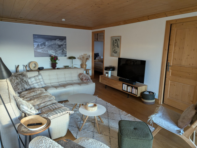 pxl-20260101-151910098-18440559