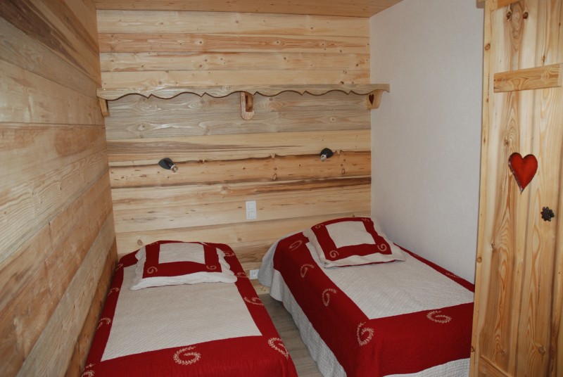 Refuge-chambre-lits-simples-location-appartement-chalet-Les-Gets