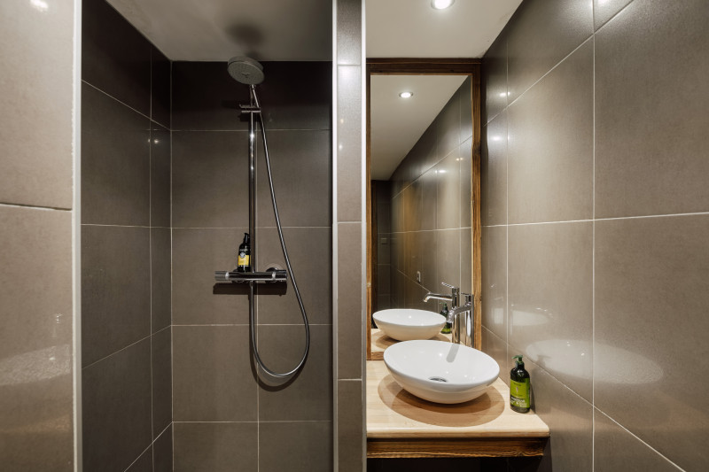 room-1-sdb-16825405