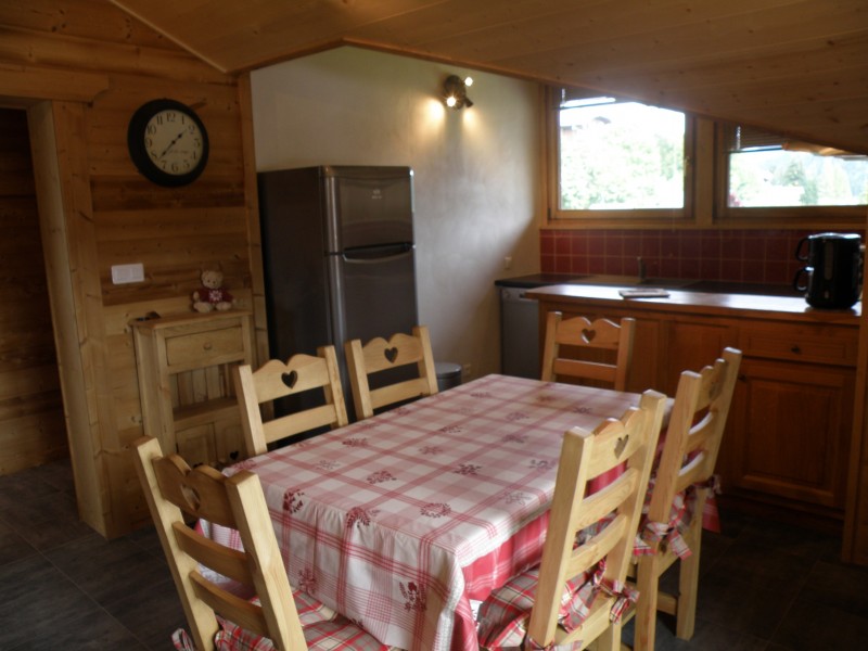 Sapiniere-9-cuisine-location-appartement-chalet-Les-Gets