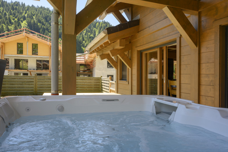 talini-summer-2022-hot-tub-14842052