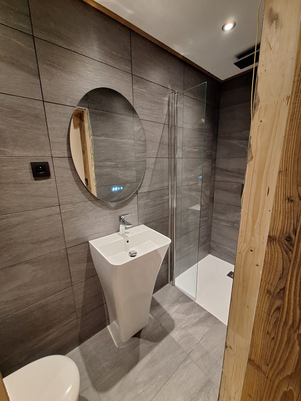 teka-chery-salle-de-bain-douche-location-appartement-chalet-Les-Gets