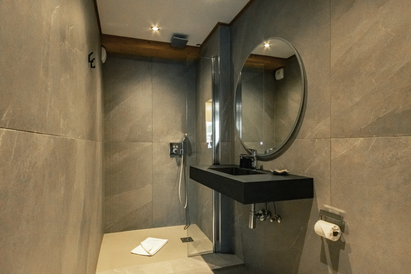 teka-chery-salle-de-bain-douche-location-appartement-chalet-Les-Gets