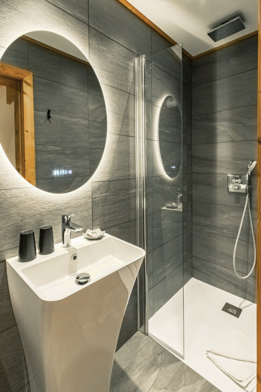 teka-chery-salle-de-bain-douche-location-appartement-chalet-Les-Gets