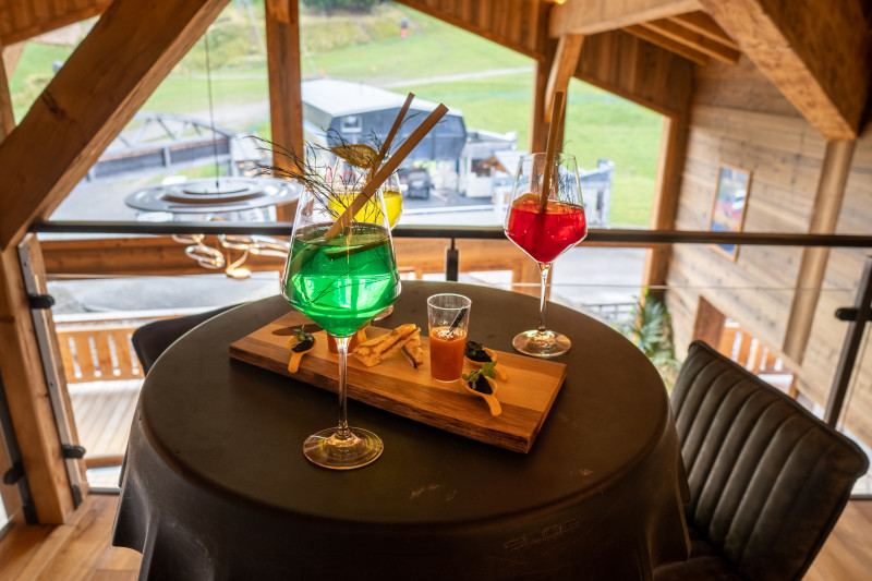 teka-roof-top-espace-detente-bar-vue-location-appartement-chalet-Les-Gets teka-roof-top-espace-detente-bar-vue-location-appartement-chalet-Les-Gets