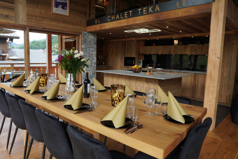 teka-roof-top-salle-a-manger-cuisine-location-appartement-chalet-Les-Gets