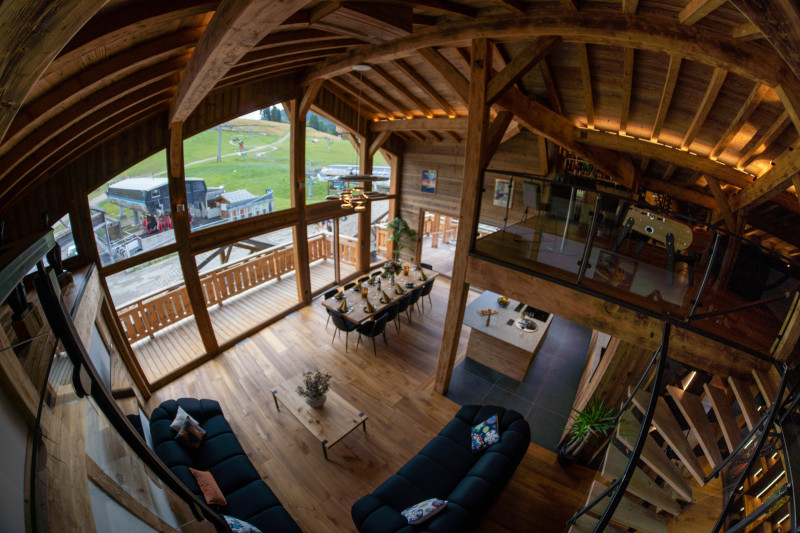 teka-roof-top-vue-pistes-piece-de-vie-location-appartement-chalet-Les-Gets
