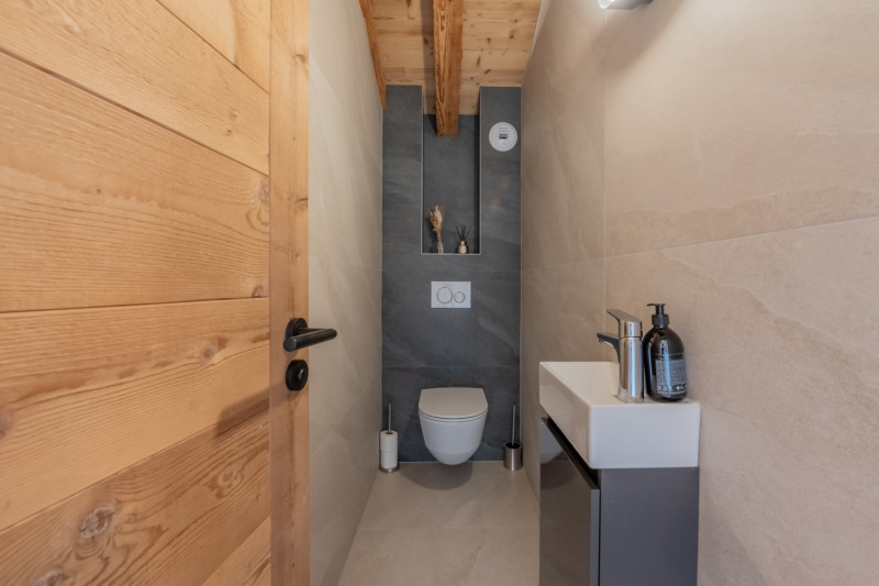 toilettes-seuls-3eme-tage-web-18761320 toilettes-seuls-3eme-tage-web-18761320