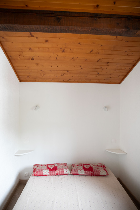 Tournier-C4-chambre-lit-double-location-chalet-appartement-Les-Gets