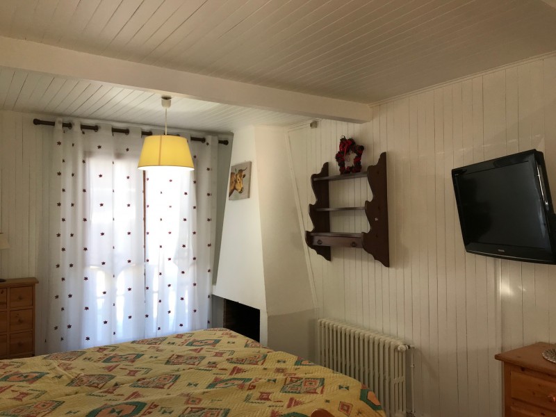 Victoria-2-chambre1-location-appartement-chalet-Les-Gets