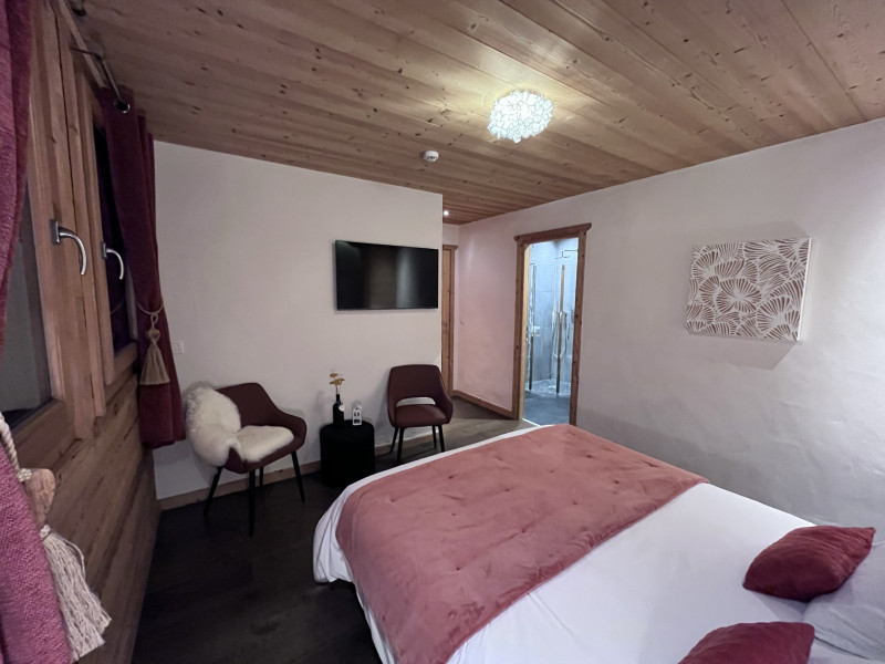 Virolet-hors-piste-lit-double-location-appartement-chalet-Les-Gets