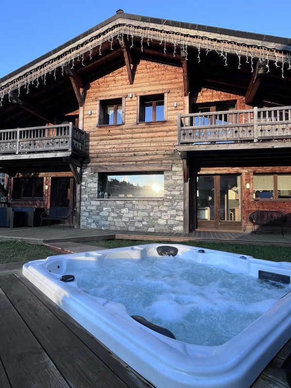 Virolet-jacuzzi-location-appartement-chalet-Les-Gets